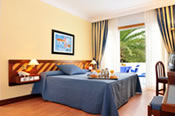 Tastefully decorated guest rooms Tastefully decorated bedrooms