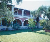 Theodoros & Fiona Aparthotel