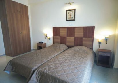 Ionis Hotel