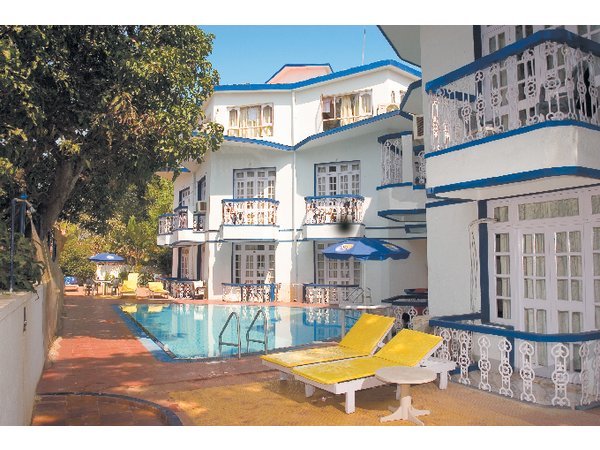 Book bargain holidays to Candolim - Sunset Beach Hotel